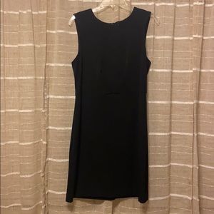 Crew neck black dress